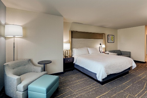 Holiday Inn Mobile Airport image 3